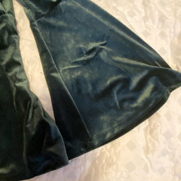 Beautiful green velvet dress shirt - Picture 4 of 4